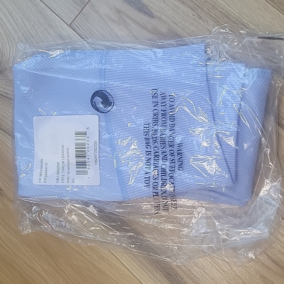 Free People Movement Free Throw Leggings in Bluemoon Quartz-XS - Picture 9 of 11